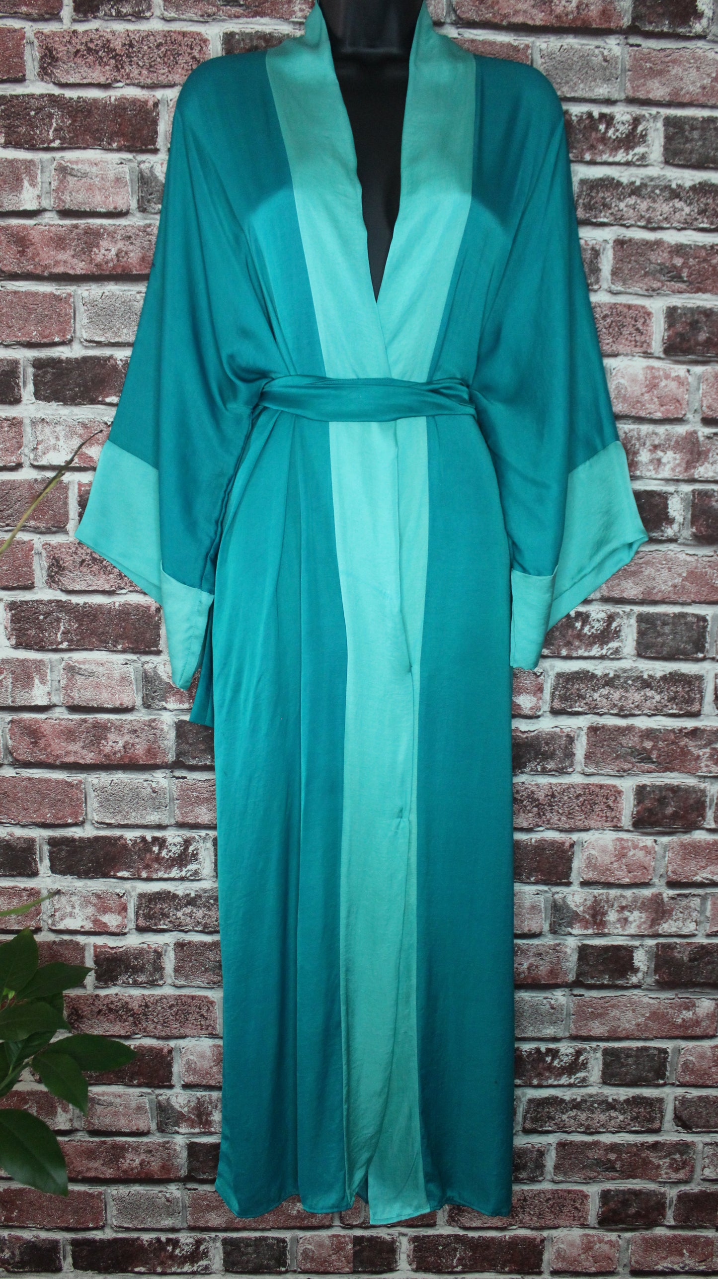 Naiah Robe