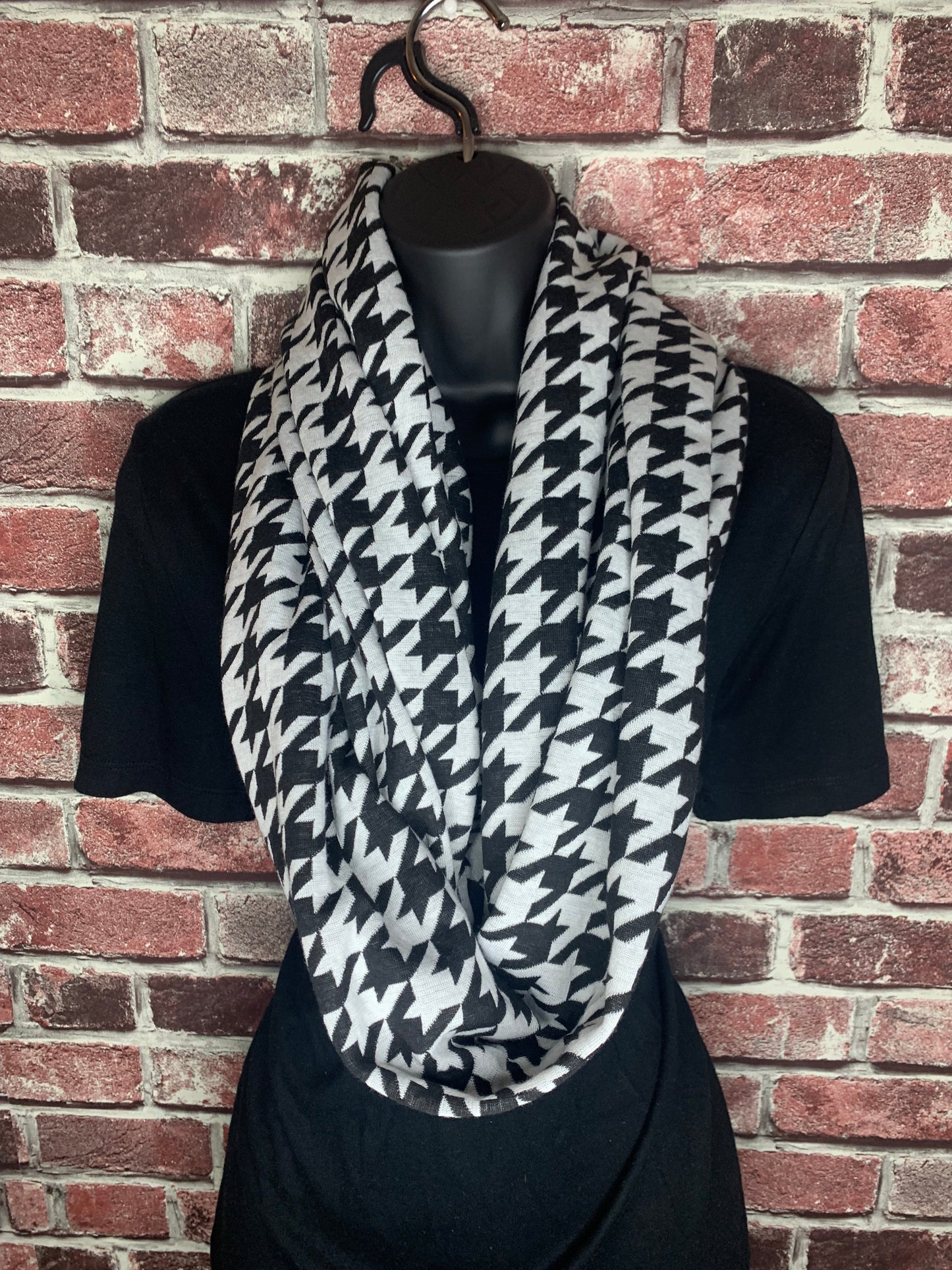 Houndstooth scarf
