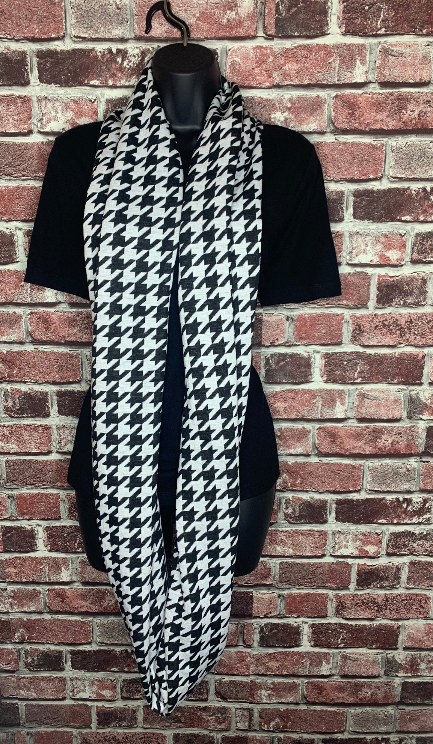 Houndstooth scarf