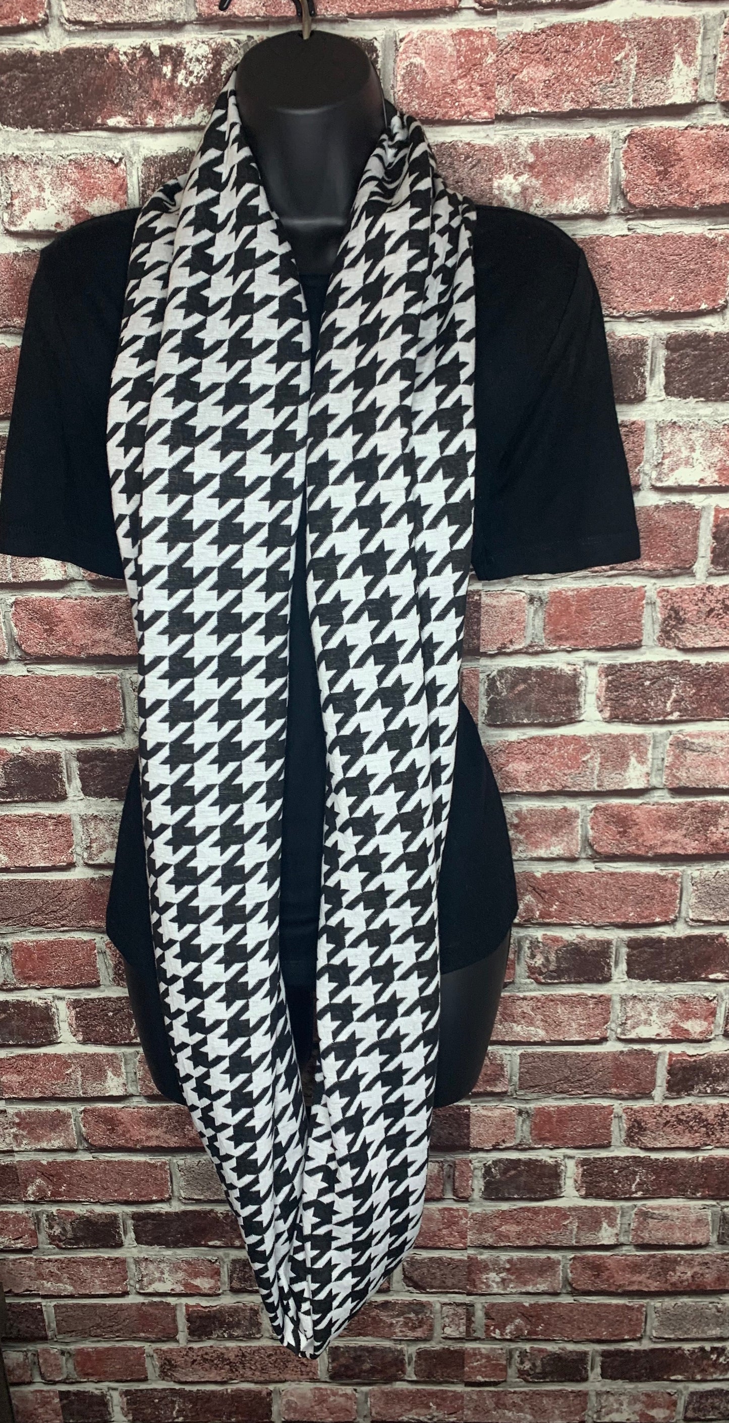 Houndstooth scarf